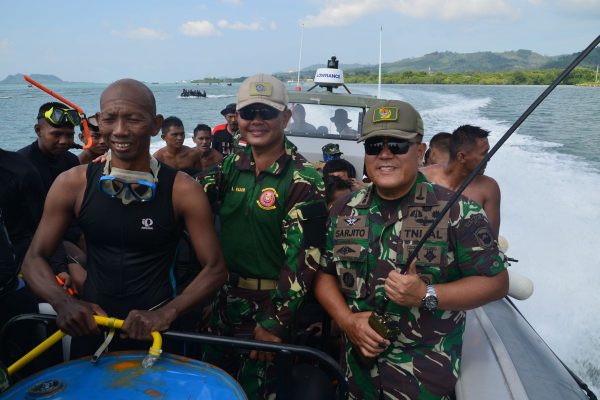 Atlit 52 Tahun Ikut Renang Selat Sunda 2018