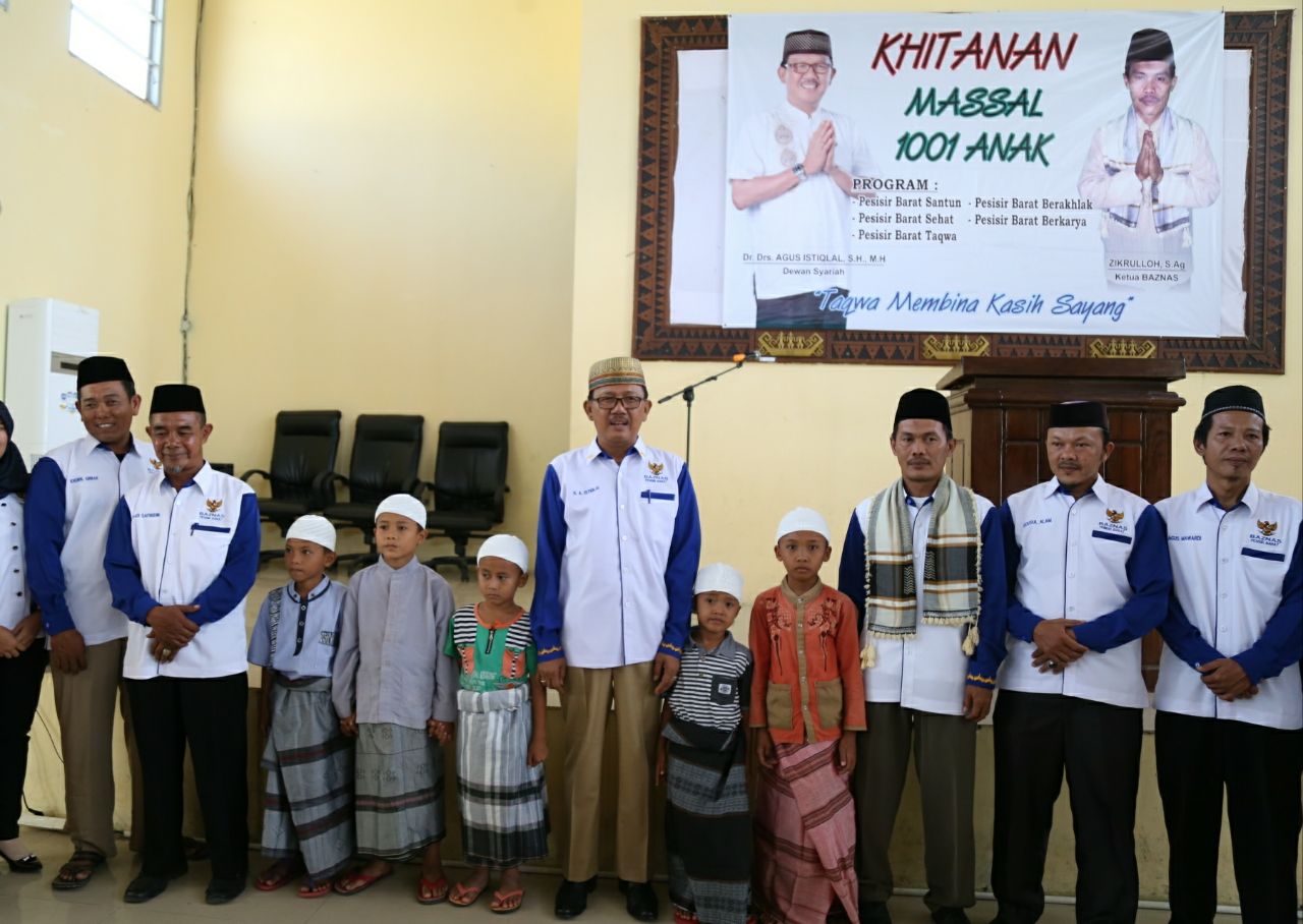 Baznas Kabupaten Pesibar Gelar Khitan Masal 1001 Anak