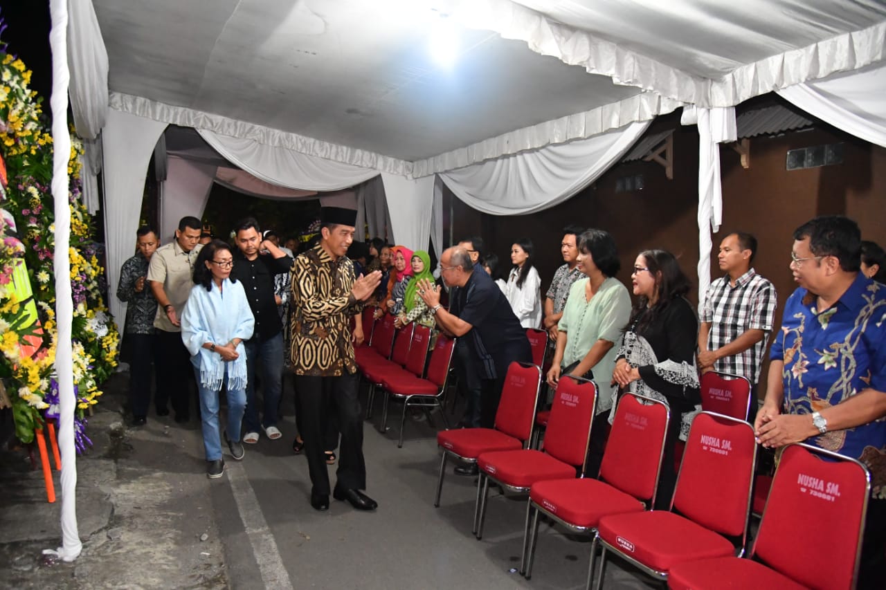 Presiden Jokowi Melayat Besan