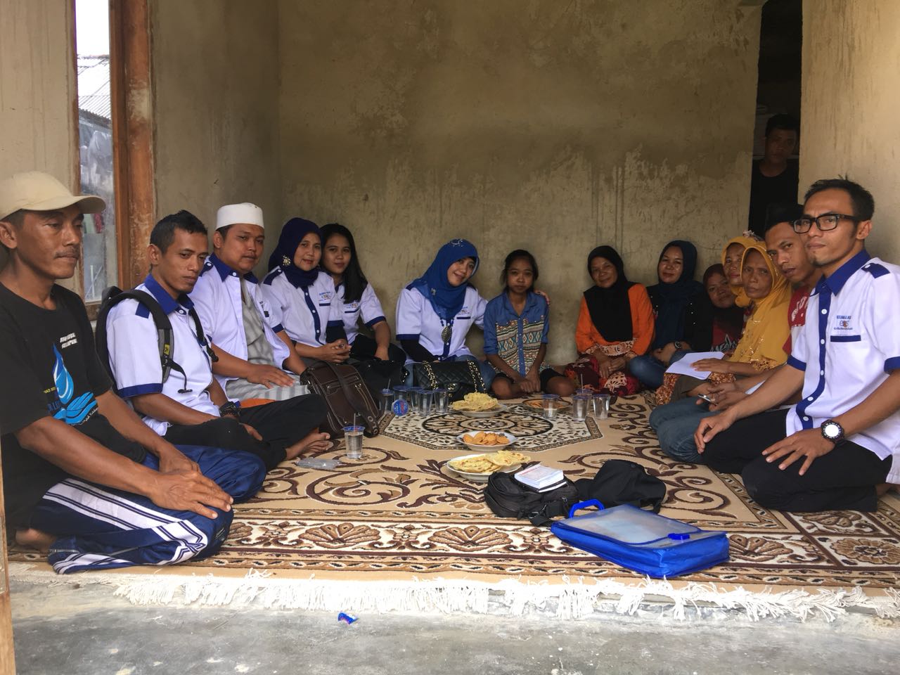 FS-KB2 Sambangi Rumah Warga Kurang Mampu