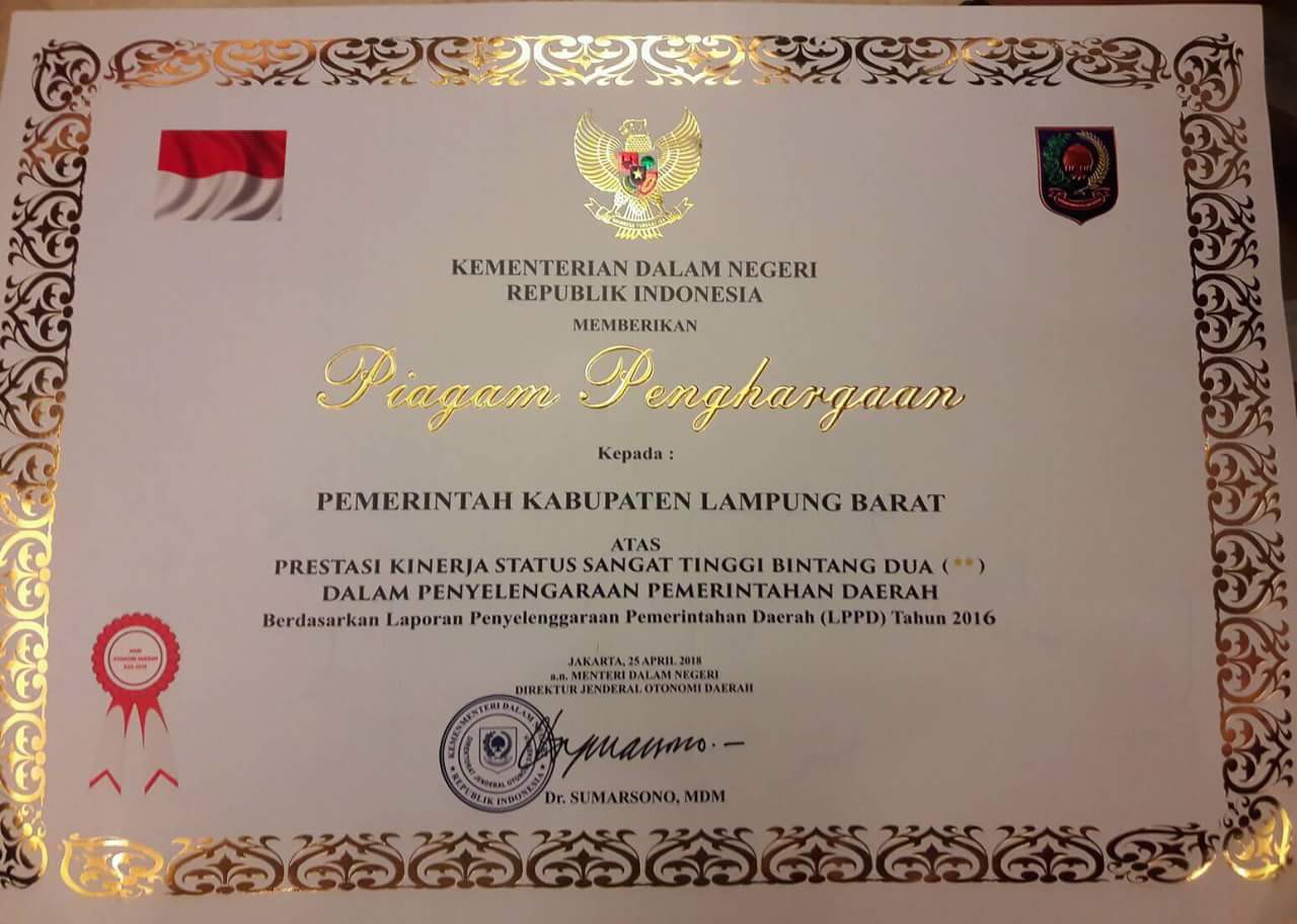 Kemendagri Beri Parosil Mabsus Penghargaan Bintang Dua