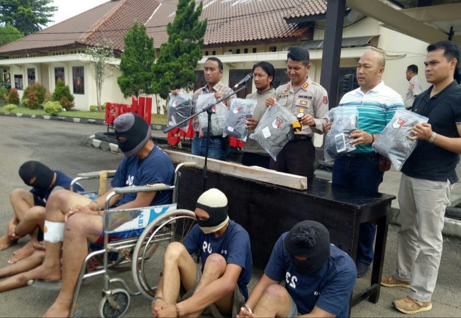 Reskrim Polres Lampura Gulung Kawanan Rampok Dobrak Pintu di Sungkai Utara
