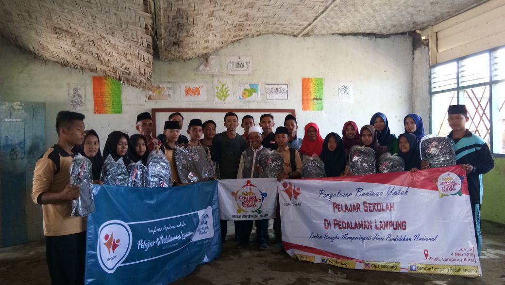 Peringati Hari Pendidikan GLPS Lampung Berbagi Diponpes Al Hikmah Suoh