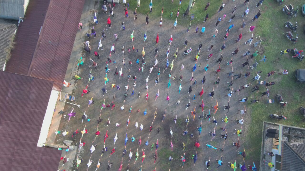 Senam Sehat Mingguan Posko Pemenangan Paslon Bupati Lampura No Urut 2 Ramai di Padati Masyarakat Umum