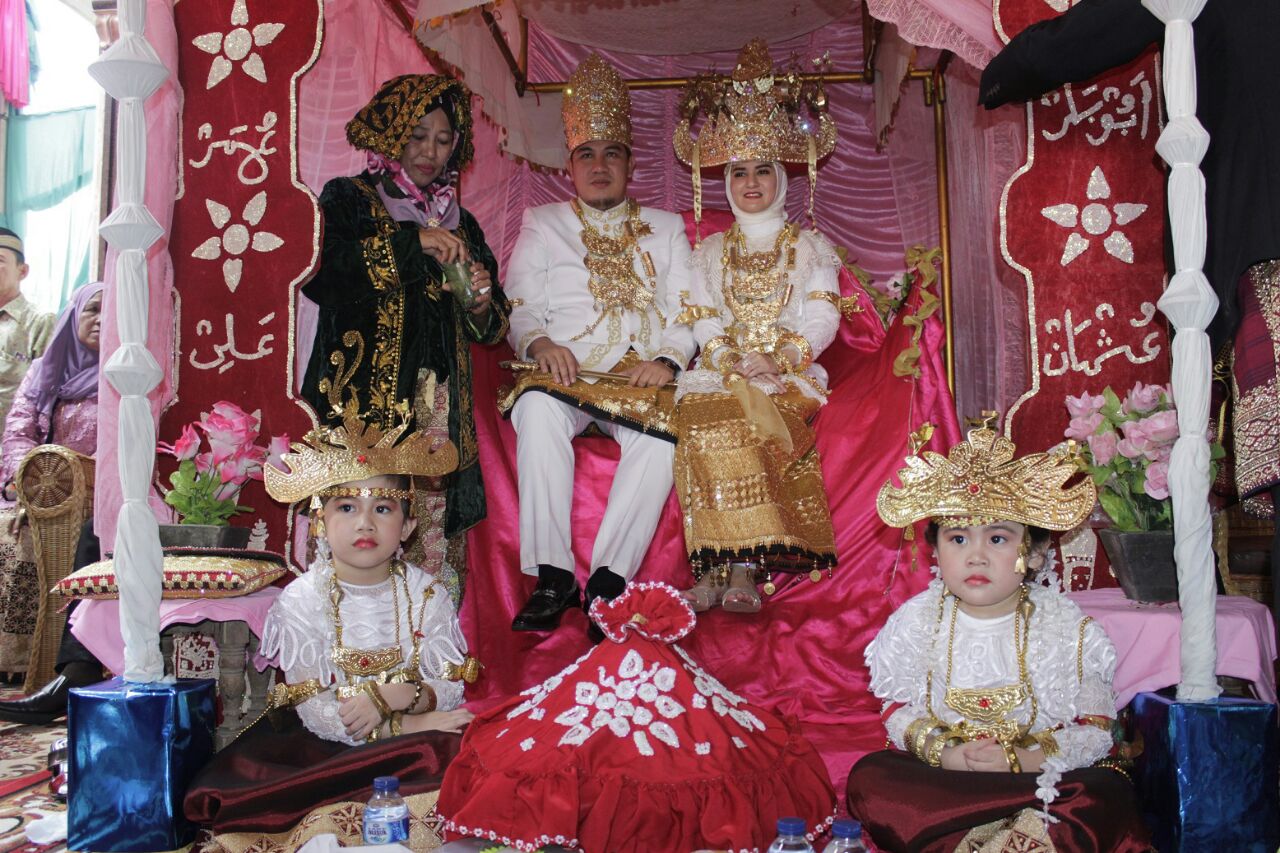 Istri Bupati Pesawaran Dapatkan Gelar Kehormatan Lampung