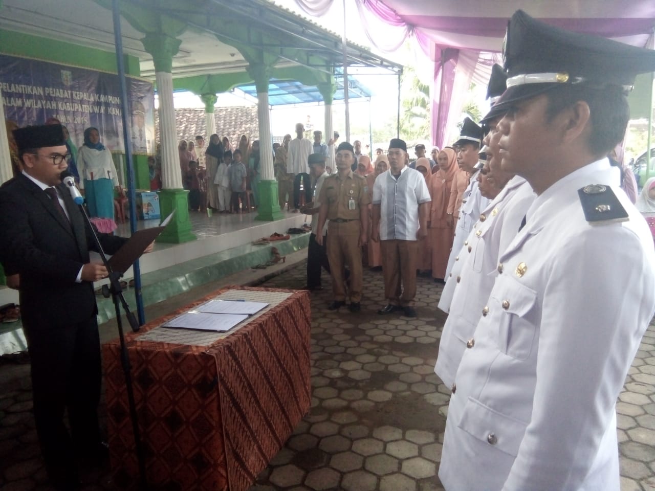 Bupati Way Kanan Adipati Lantik Enam Pejabat Kepala Kampung