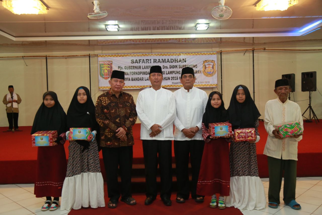 Pjs Gubernur Lampung Buka Bersama Dengan Jajaran Pemkot Bandar Lampung di Masjid Al-Furqon