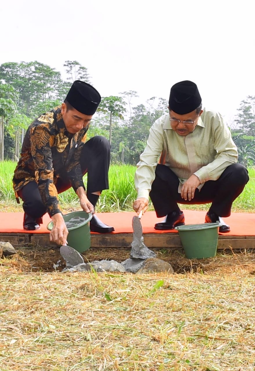 Presiden Meletakkan Batu Pertama Pembangunan Kampus UIII di Depok