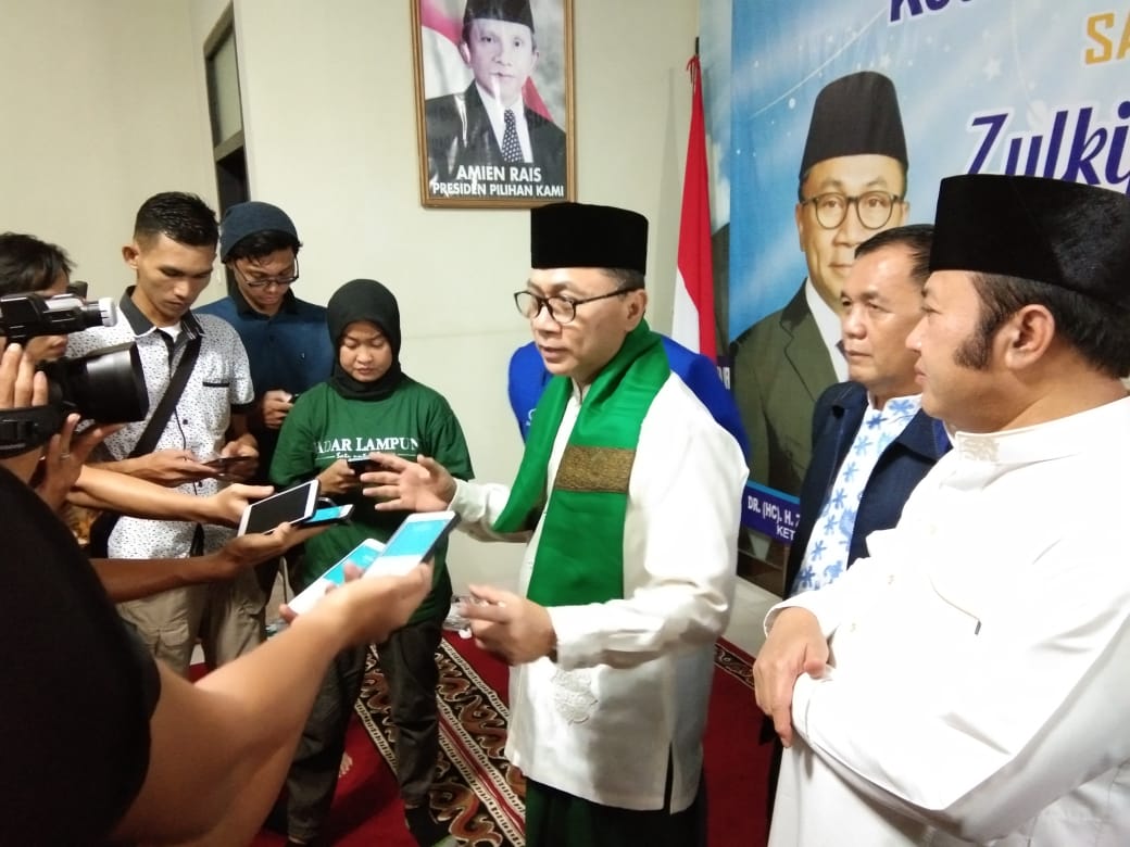 Zulkifki Hasan Hadiri Buka Puasa-Taraweh Bersama Kader PAN Se-Lampung