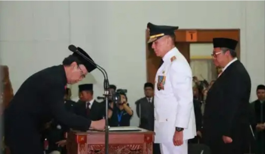 Komjen Pol Iriawan Resmi Dilantik Sebagai Pjs Gubernur Jabar