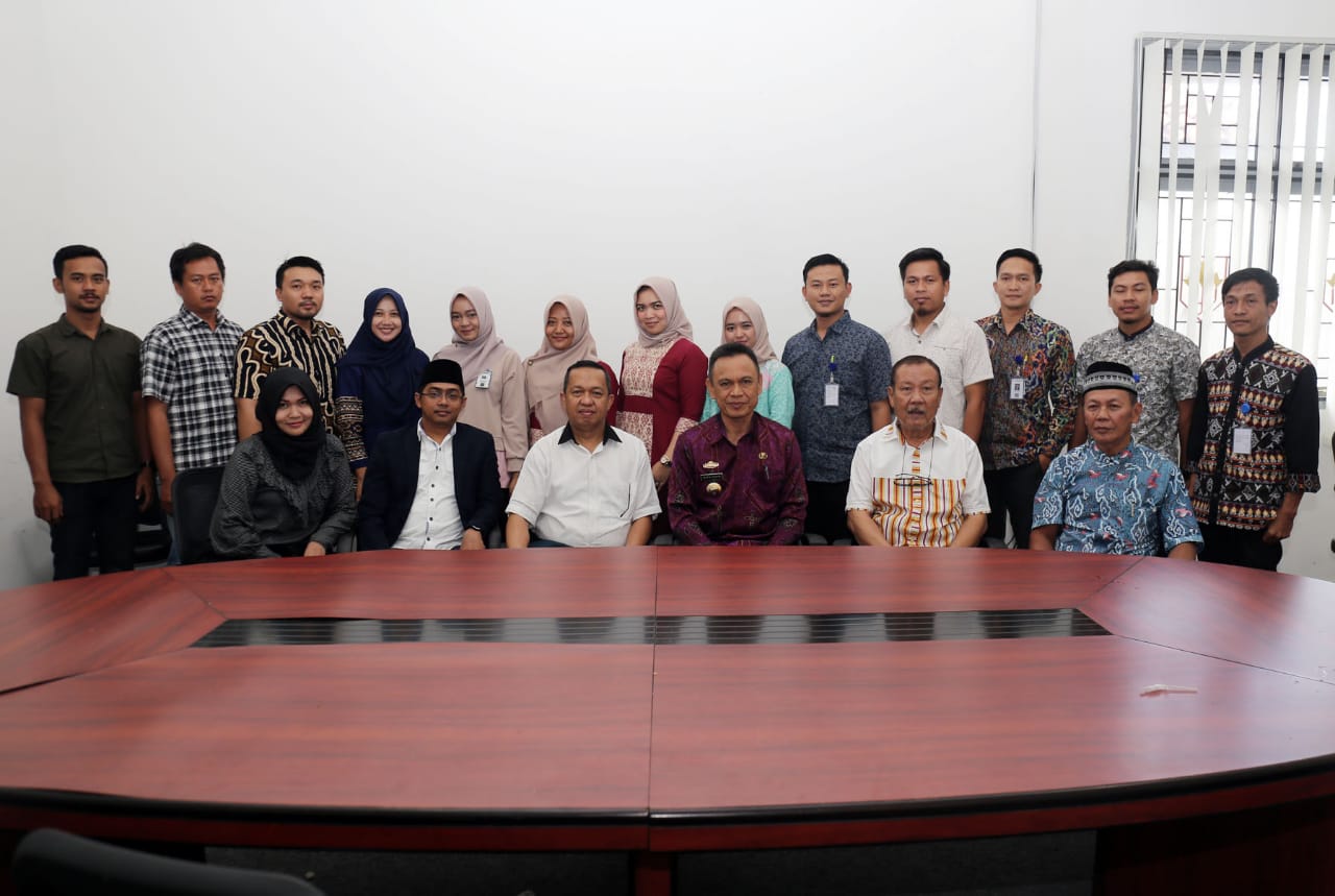 Hari Pertama Bertugas, Taufik Hidayat Gaungkan Kekompakan di Jajaran Internal PT. LJU