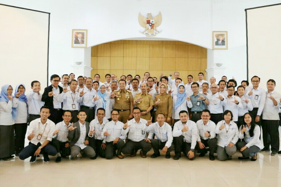 Gubernur Kunjungi PLN Wilayah Lampung Ingatkan Lampung Terang 2019