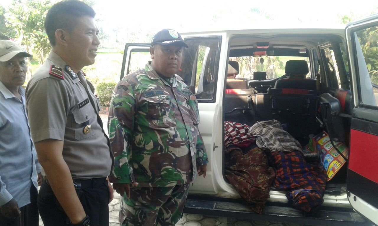 Polisi dan TNI Bersama Masyarakat Tanggamus Evakuasi 3 Korban Tenggelam Air Terjun Curup