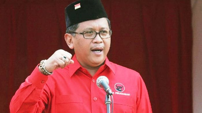 Mengapa Hasto Tidak Lagi Tegak Lurus dengan Ketum PDI-Perjuangan?