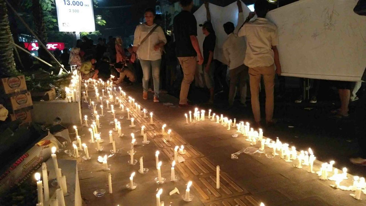 Barisan Rakyat Peduli Lampung Aksi 1000 Lilin Agar Lampung Tak Dipecah Belah