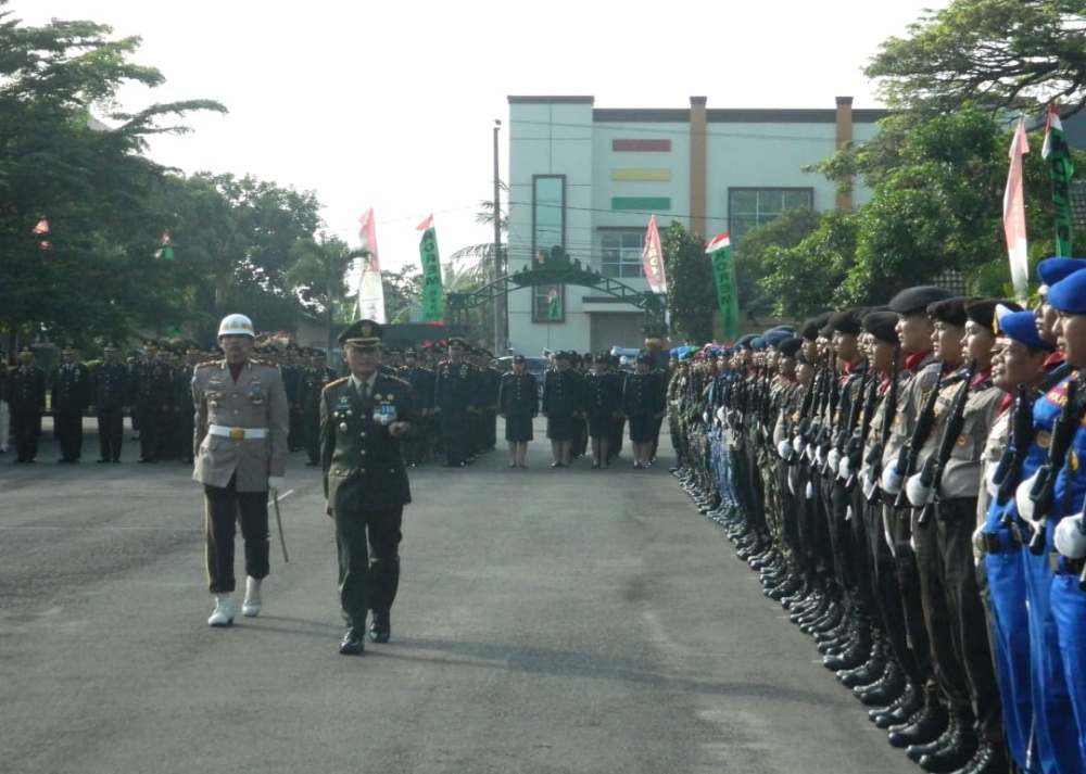 Danrem 043/Gatam Irup HUT Bhayangkara Polda Lampung