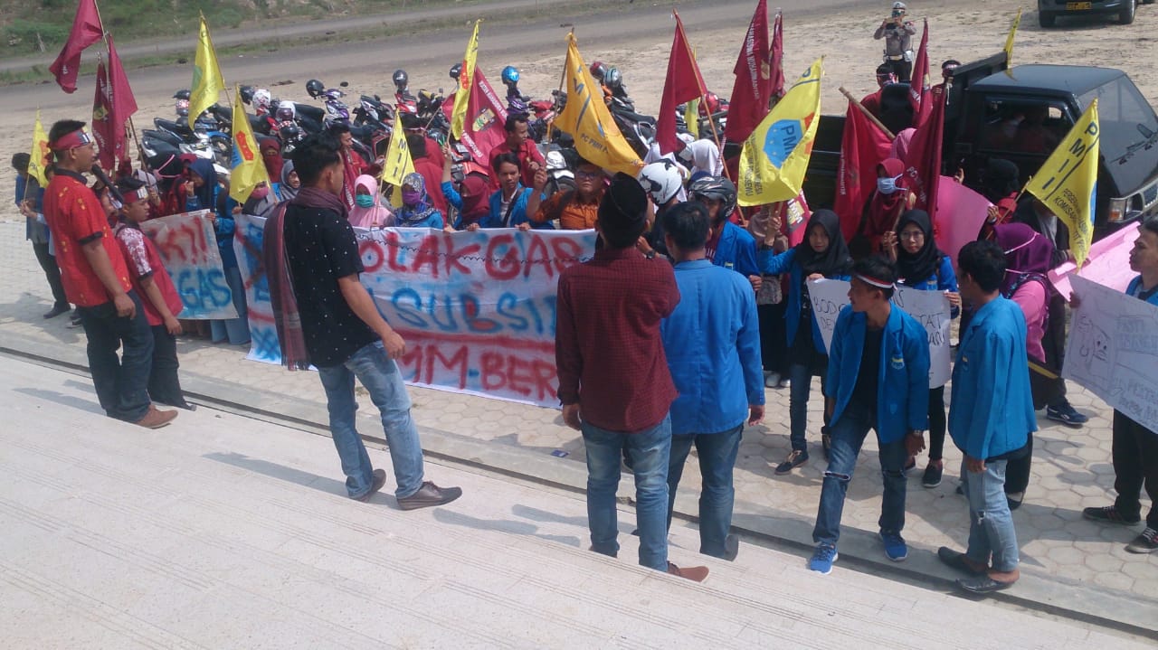 Mahasiswa Pringsewu Bersatu Tolak Kenaikan LPG dan BBM Sementara Rupiah Terus Melemah