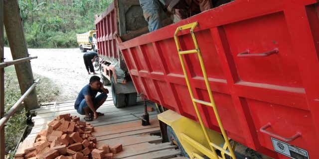 Baru Diperbaiki Jembatan Way Semangka Di Suoh Sudah Jebol