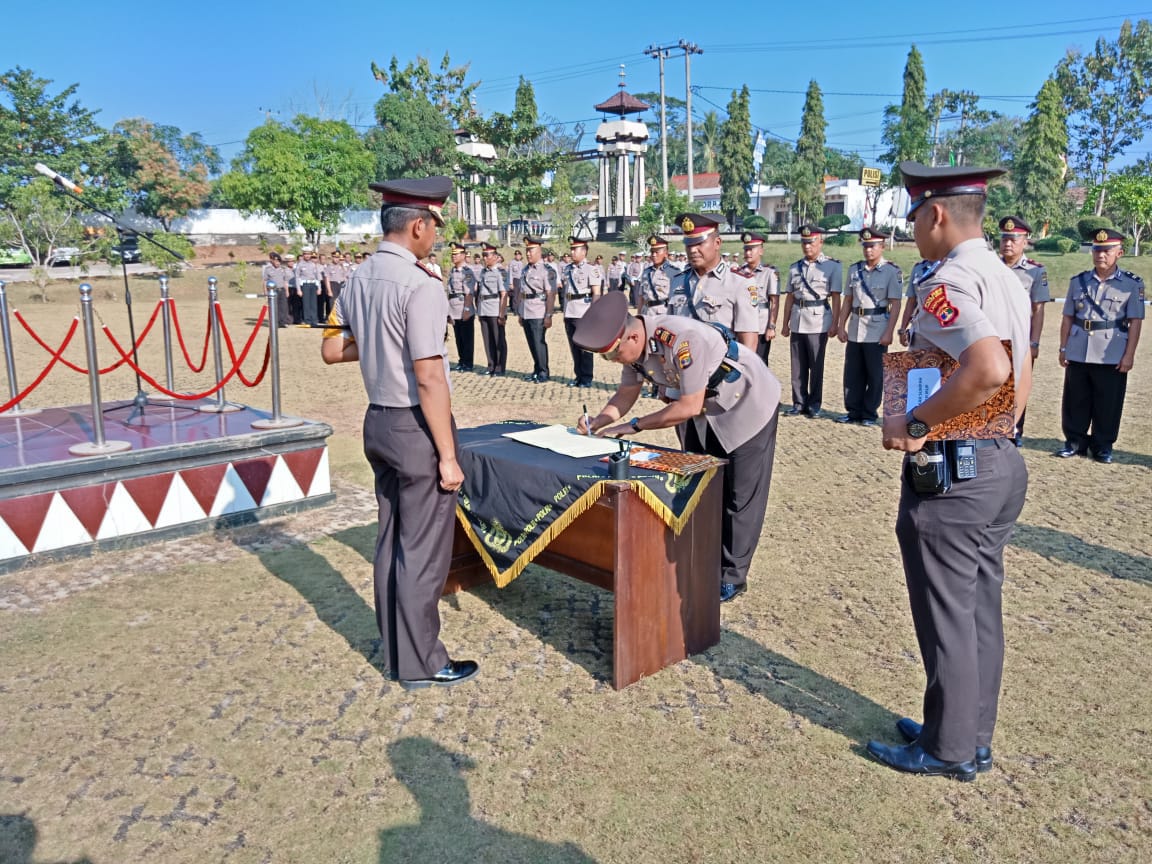 Sembilan Pejabat Polres Lampura Pindah Tugas