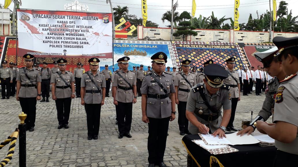Kapolres Tanggamus Pimpin Upacara Sertijab Mutasi Tujuh Pama