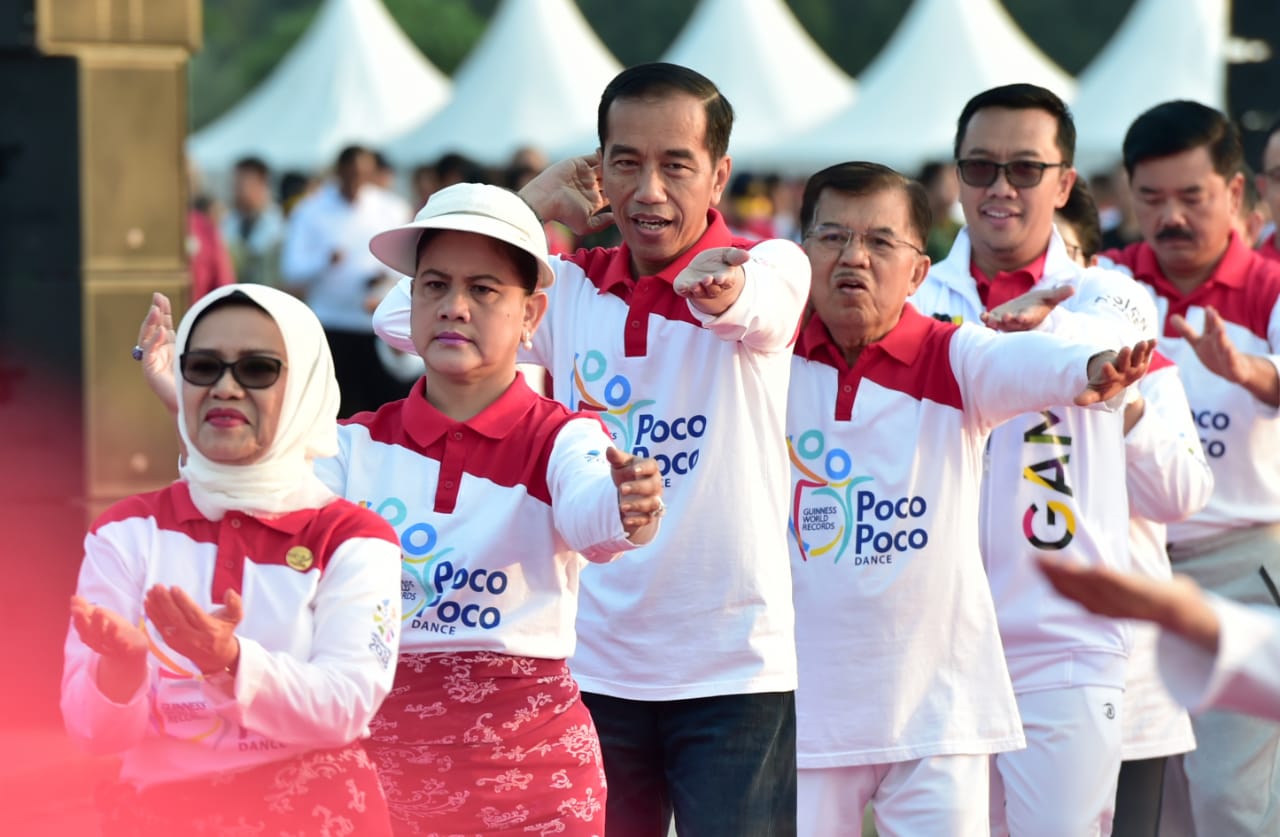 Presiden dan Ibu Iriana Turut Pecahkan Rekor Dunia Poco-Poco