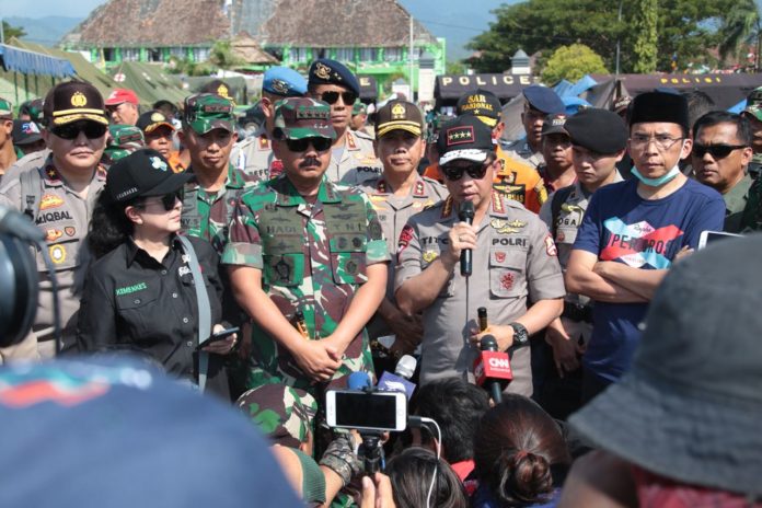 Kapolri bersama Panglima TNI Kunjungi Korban Gempa di Lombok NTB