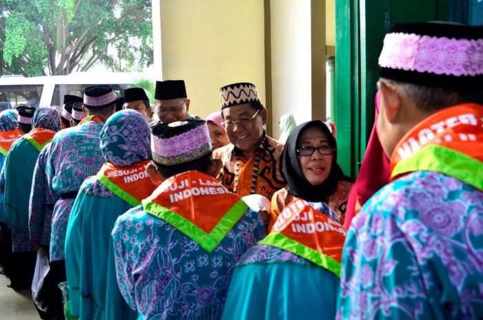 Wabup Mesuji Lepas 84 Calon Jemaah Haji