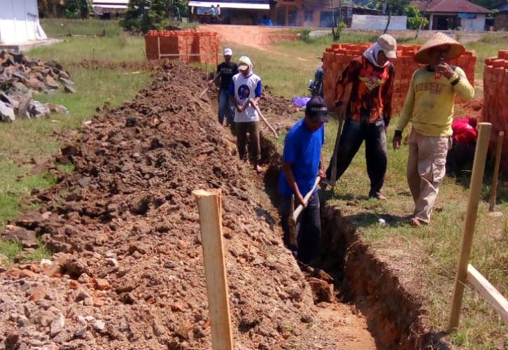 Dengan DD Tahun 2018 Tahap II Tiyuh Daya Asri Realisasikan Membangun GOR 