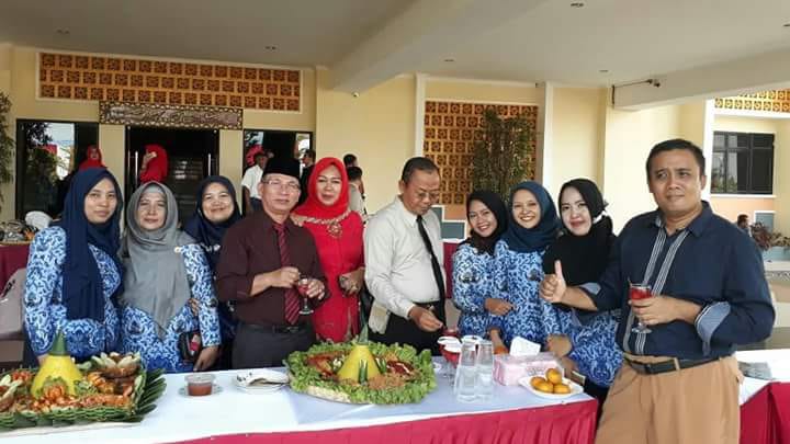 Nasi Tumpeng Khas Pekon Kreasi Dinas PMP Favorit Para Juri