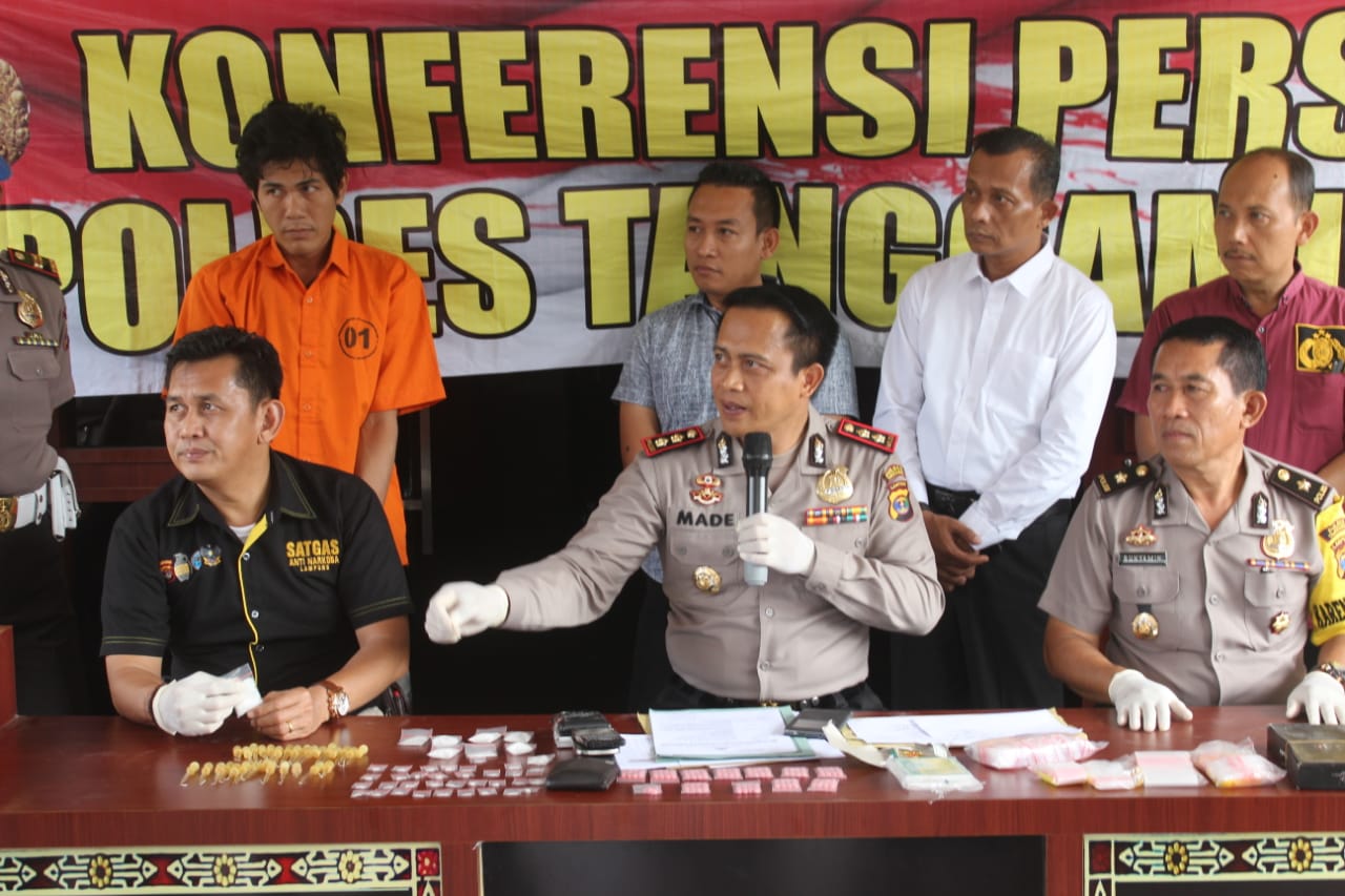 Mat Bustam Bandar Narkoba Semaka Ditangkap BB 74 Gram Sabu 228 Butir Inex