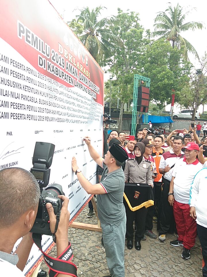 Wahru Fauzi Silalahi Mengajak Masyarakat Waspadai Kepentingan Bisnis Korporasi di Pemilu 2019