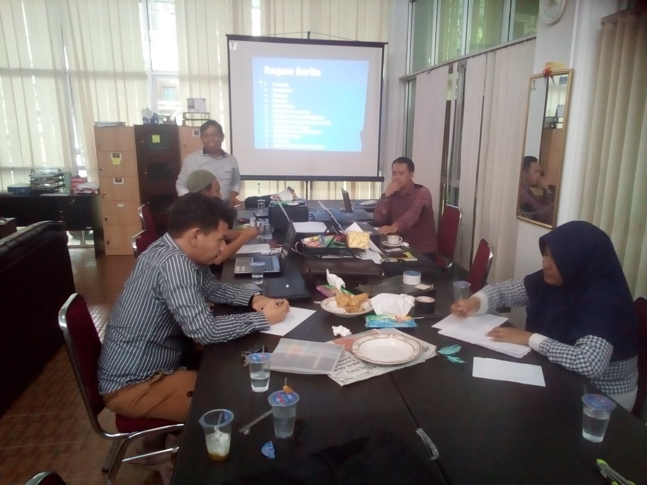 Advokad Muda Kantor Hukum WFS Pelatihan Jurnalistik