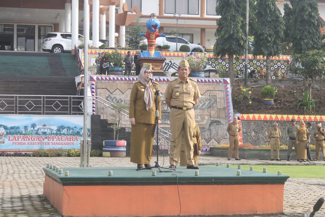 Hari Pertama Kerja Dewi Handajani-AM Syafii Pimpin Apel ASN Tanggamus Ingatkan Soal Pelayanan Masyarakat