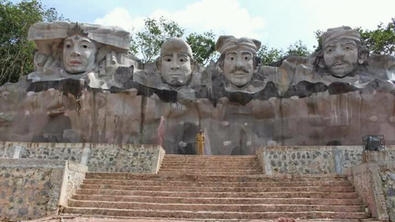 PUPR Tubabar Lanjutkan Pembangunan Finishing Patung Megowpak