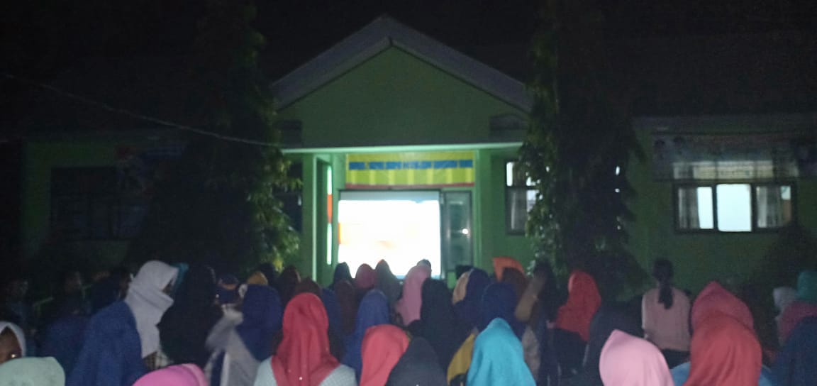 Malam ini, Pelajar dan Guru SMPN 4 Tulangbawang Udik Nobar Film G.30 S/PKI