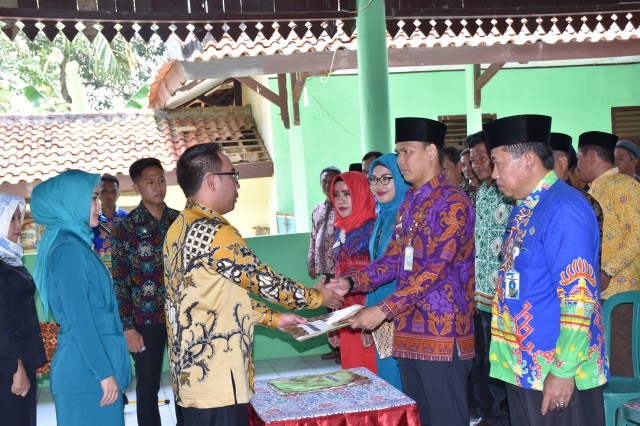 Raden Adipati:  Promosi dan Rotasi di Lingkungan Pemerintah Hal Biasa