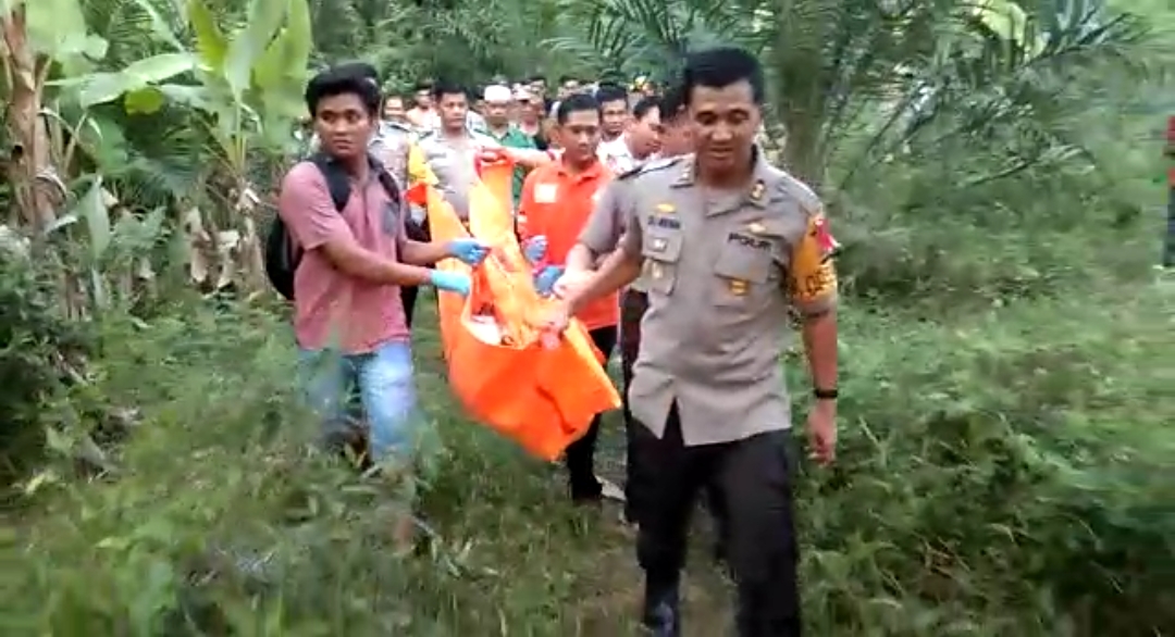 Jasad Tengkorak Anonim Dalam Karung Sinar Ogan di Evakuasi