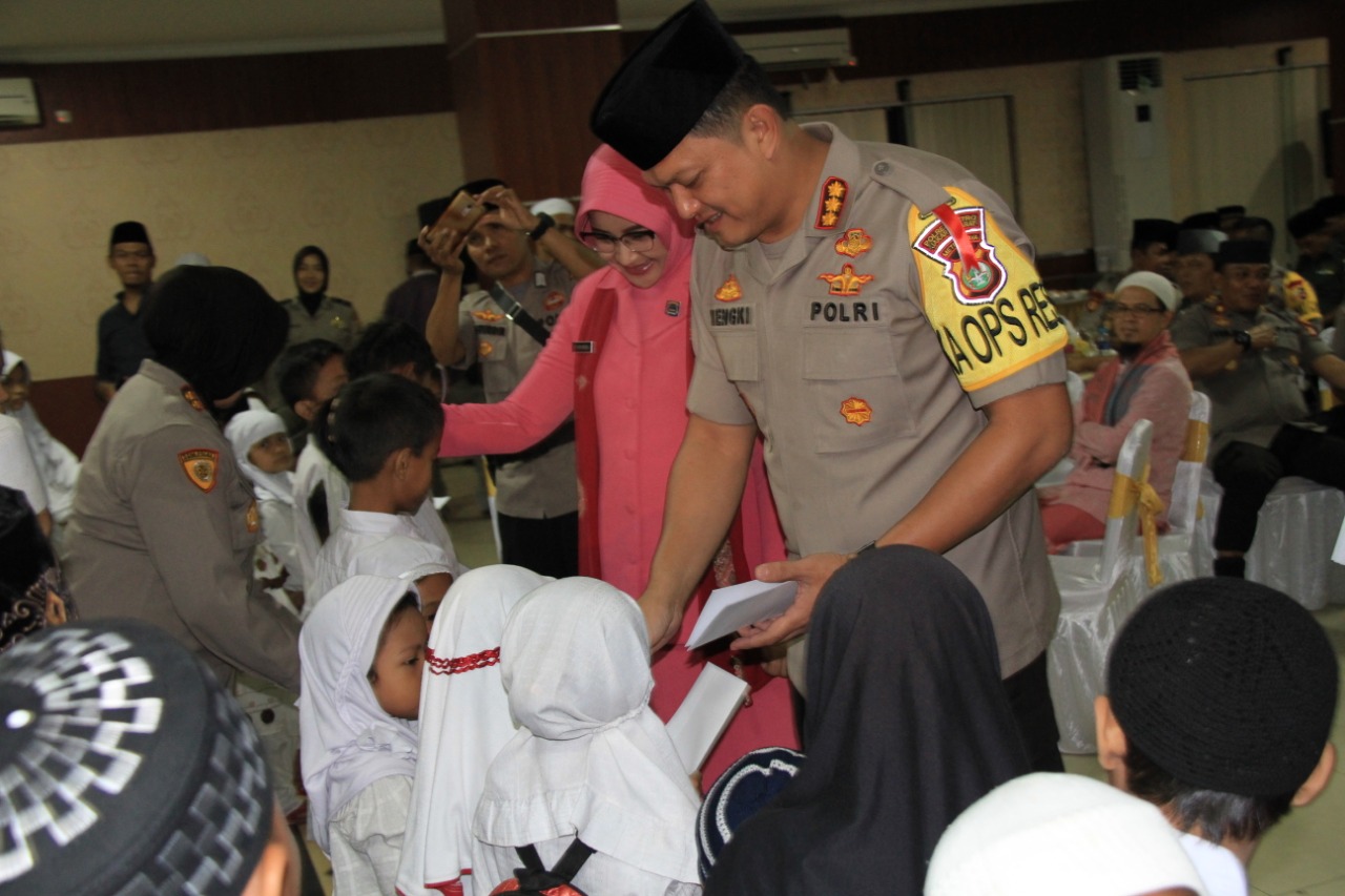 Silaturahmi, Pengajian dan Santunan Polres Jakbar Bersama Kodim 0503 Jakbar