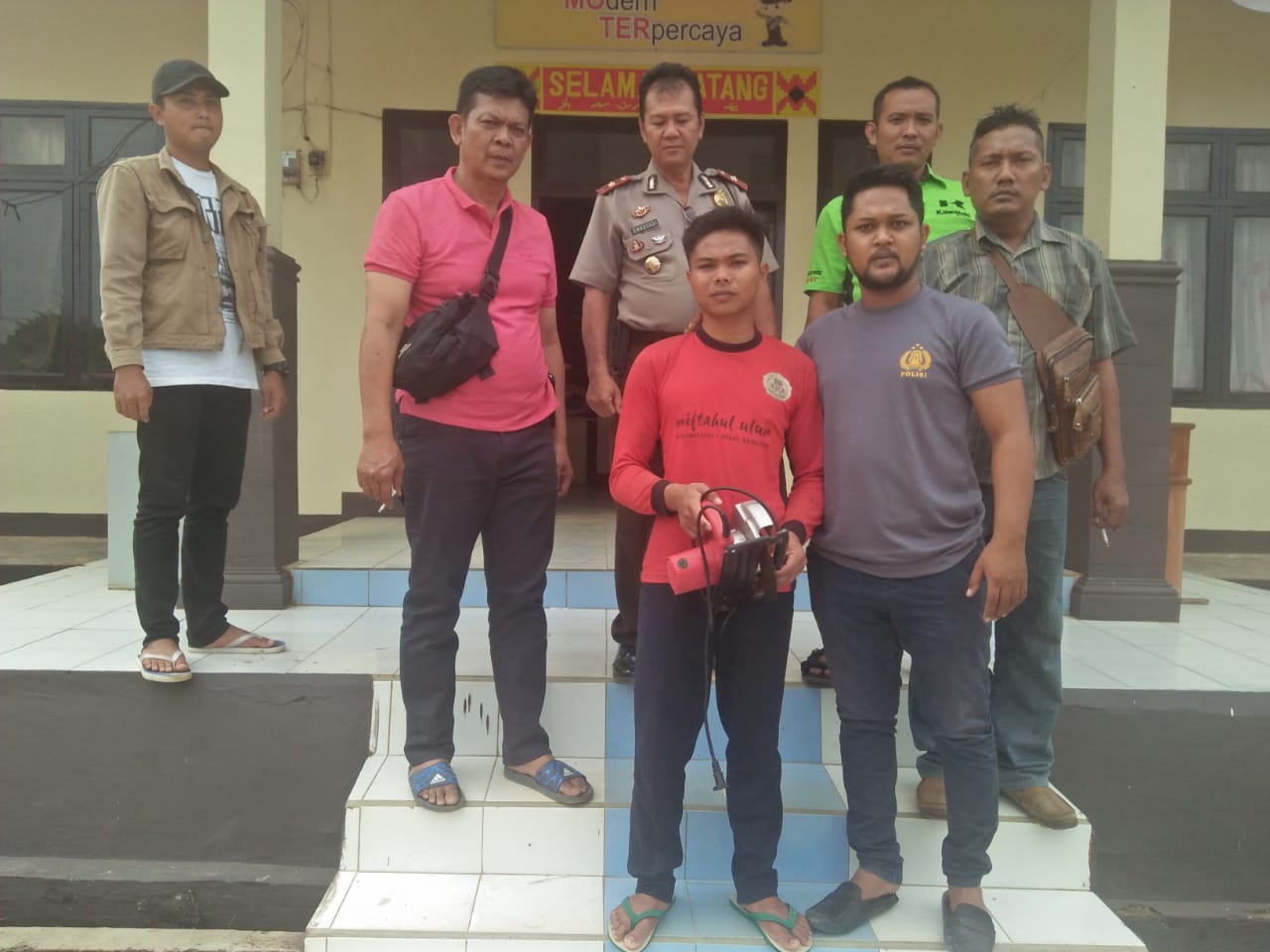 Simpan Serkel Hasil Curian di Rumah, Pelajar Ditangkap Sedang Mandi di Sungai Way Abung