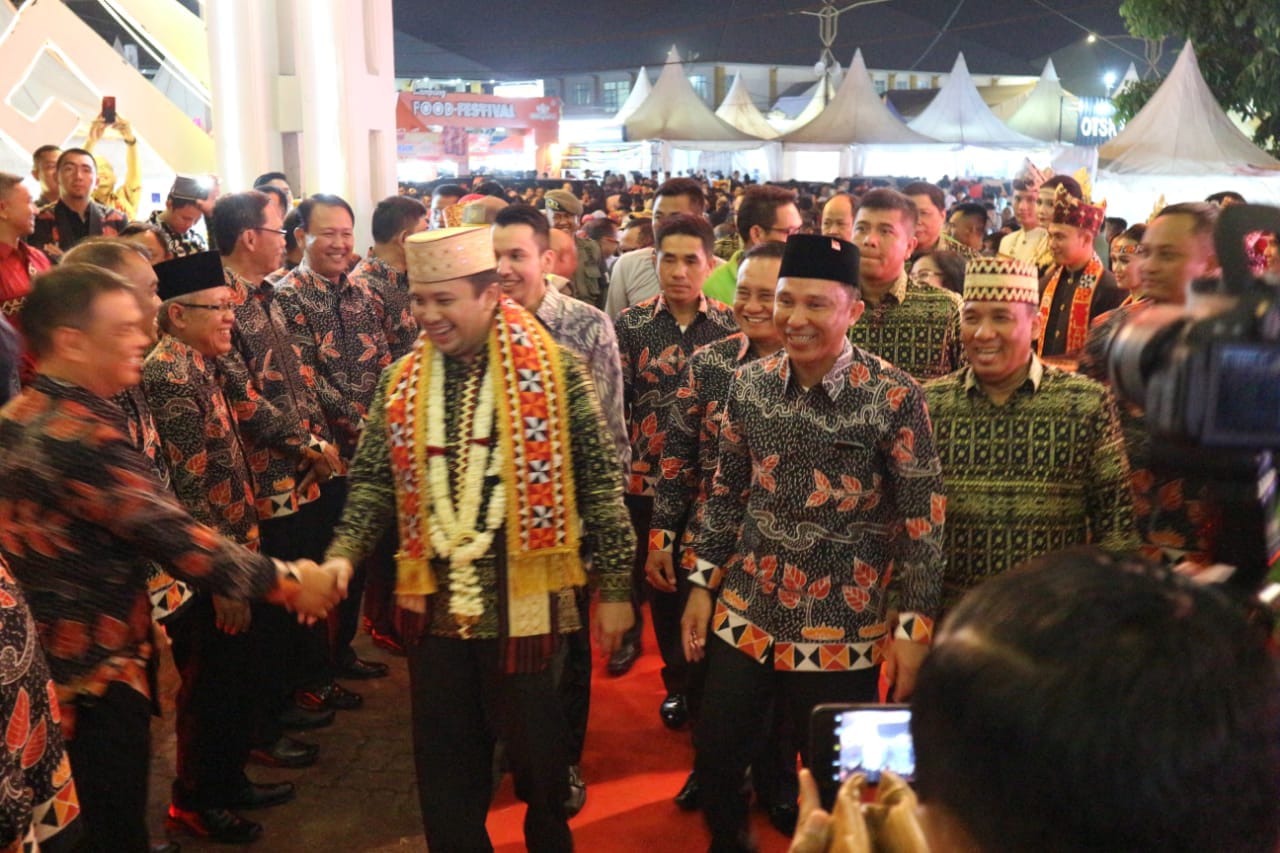 Gubernur Lampung Apresiasi Kepemimpinan Parosil – Mad Hasnurin