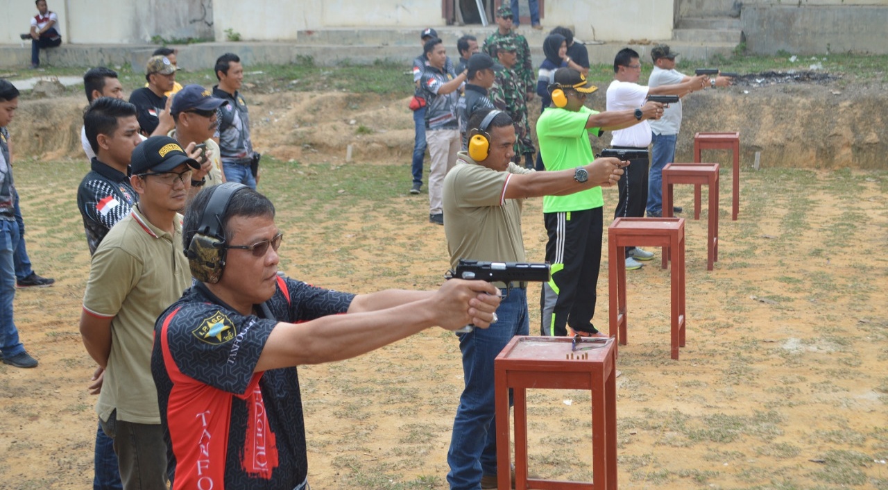 Polres Tulang Bawang Gelar Perlombaan Menembak