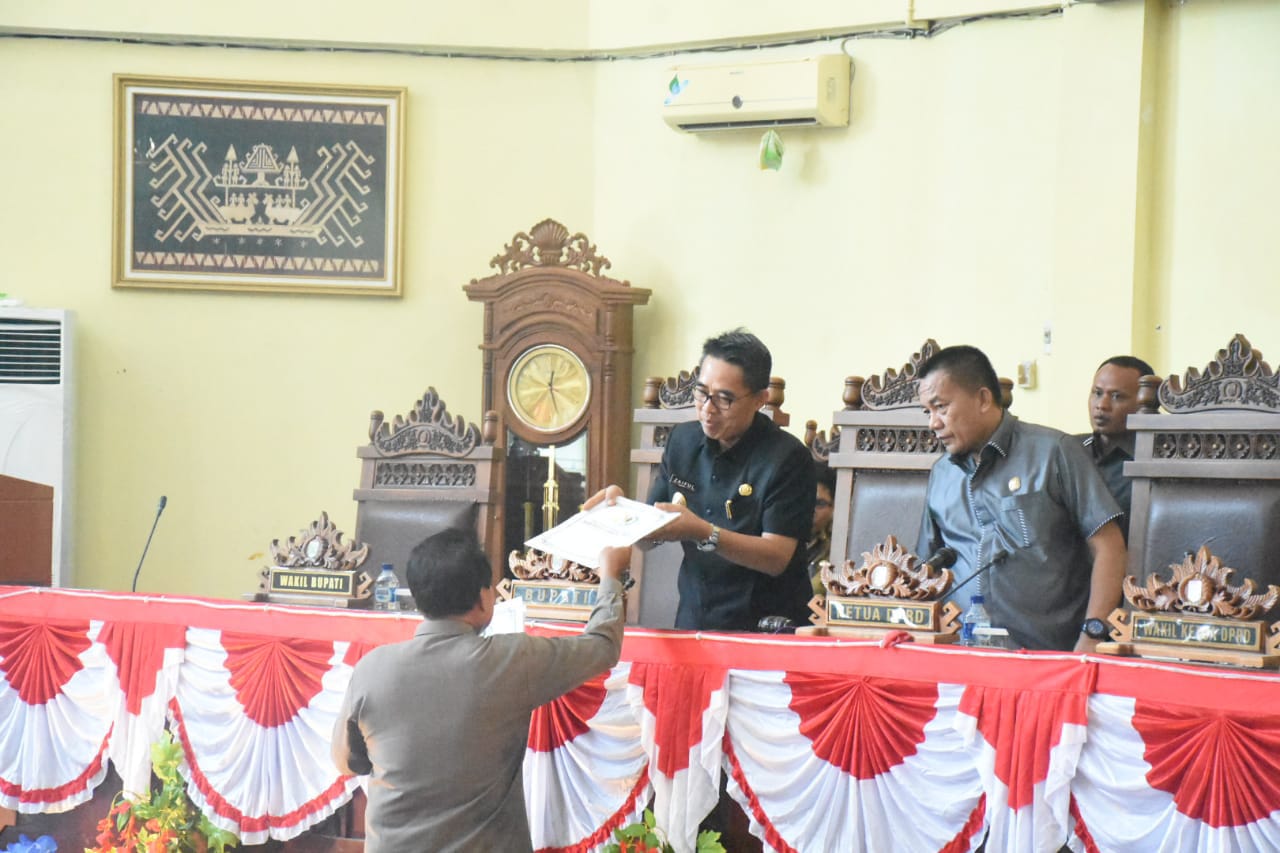 Wakil Bupati Sampaikan Jawaban Atas Pandangan Fraksi Terhadap Tujuh Raperda Pemda Lampung Timur
