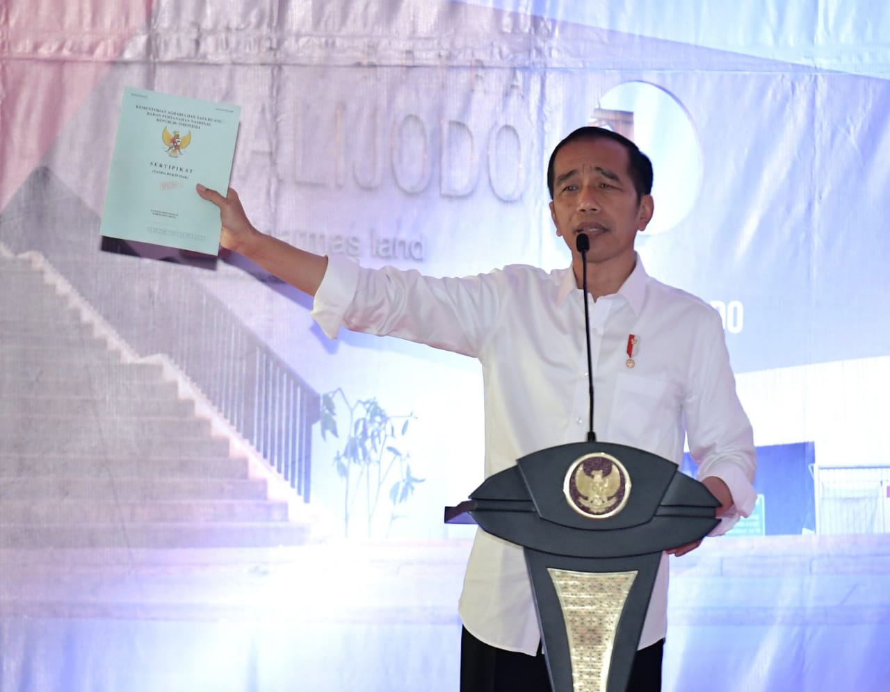 Presiden Serahkan 10.000 Sertifikat Tanah Untuk Rakyat ke Warga Jakarta Utara