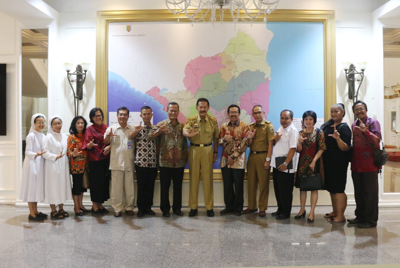Pemprov Lampung Dukung Paduan Suara PESPARANI Katolik