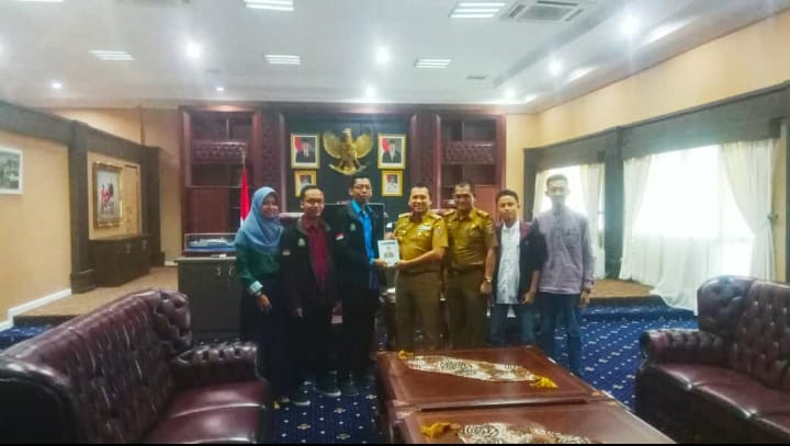 Dicueki Nunik, Ridho “Selamatkan” Mahasiswa Miskin Asal Lampung Timur