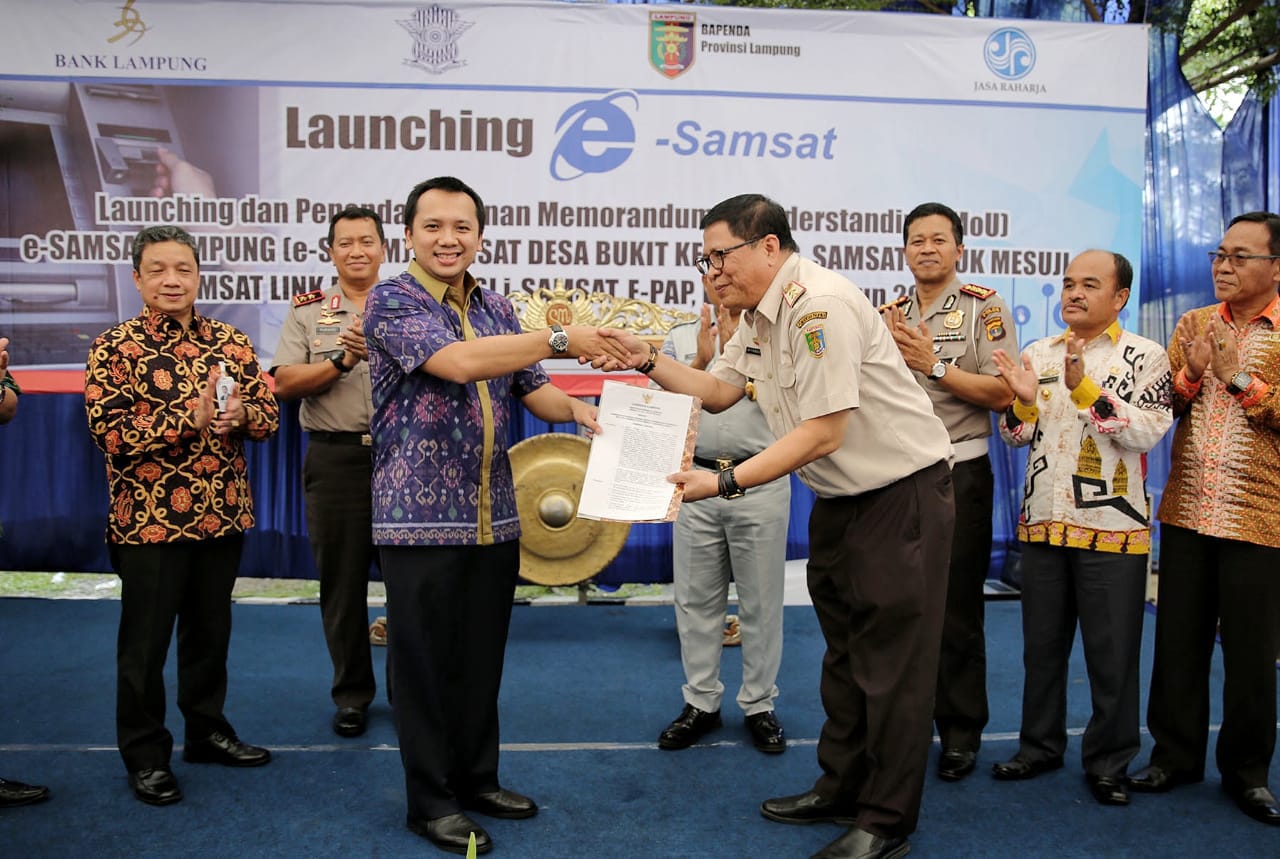 Permudah Pelayanan Pajak, Gubernur Ridho Launching e-Samsat