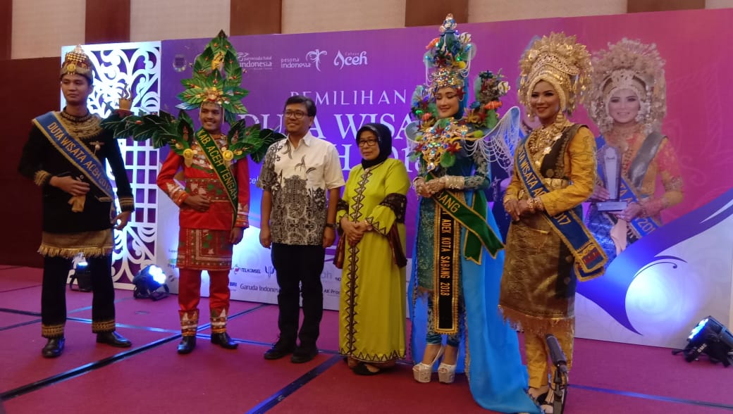 Pembukaan Duta Wisata 2018, Parade Pakaian Adat Pukau Pengunjung