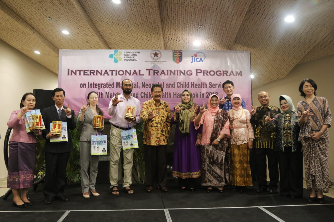 Lampung Sukses Jadi Tuan Rumah Program Pelatihan Internasional Penggunaan Buku KIA