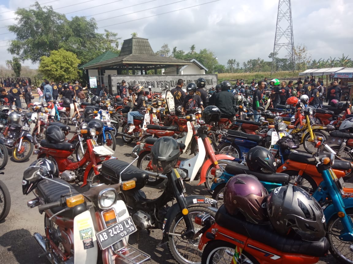 Sport Touring Motor Antik Jalur Lereng Merapi Ikut Promosikan Obyek Wisata Sleman
