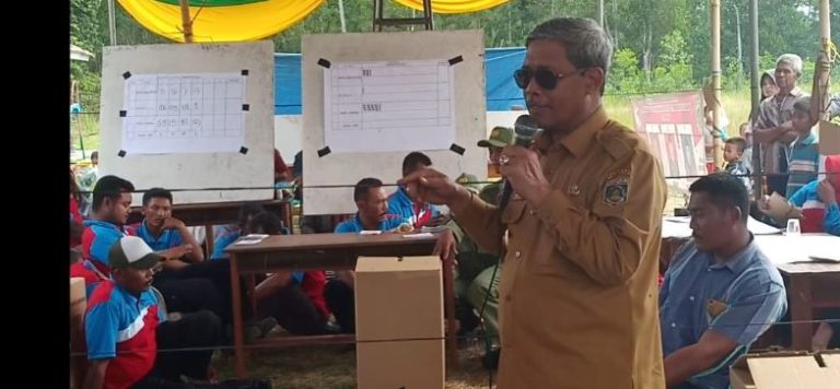 Loekman Tinjau Pelaksanaan Pilkada Serentak 49 Kampung